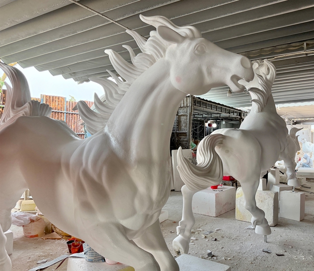 Bí mật hậu trường Linh vật Bính Ngọ trước giờ lên phố- Ảnh 6. Bí mật hậu trường Linh vật Bính Ngọ trước giờ lên phố- Ảnh 6.