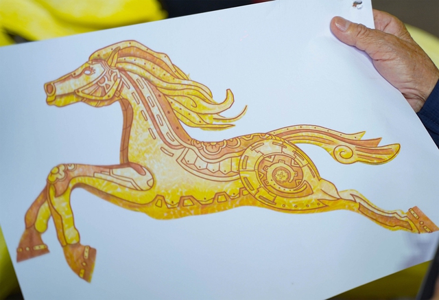 Bí mật hậu trường Linh vật Bính Ngọ trước giờ lên phố- Ảnh 10. Bí mật hậu trường Linh vật Bính Ngọ trước giờ lên phố- Ảnh 10.