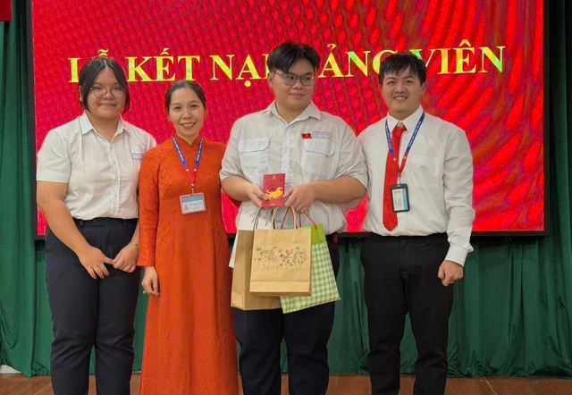 Từ học sinh giỏi văn cấp quốc gia đến đảng viên trẻ của Trường THPT Lương Thế Vinh - Ảnh 3.