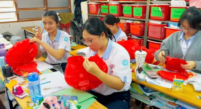 Teen Trường THCS – THPT Nguyễn Khuyến “mổ heo” đón Tết - Ảnh 3.