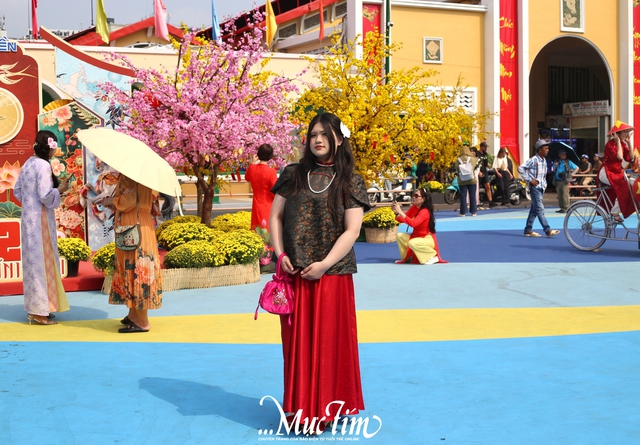 Quảng trường chợ Bến Thành mở cửa, bạn trẻ nô nức đến check-in- Ảnh 6.