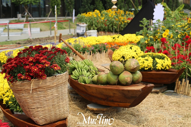 Lộ diện linh vật ngựa vàng, ngựa bạc tại vườn hoa ga Ba Son- Ảnh 4.