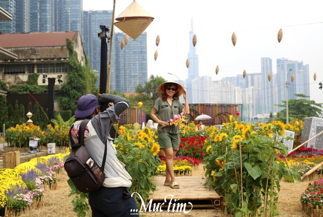 Lộ diện linh vật ngựa vàng, ngựa bạc tại vườn hoa ga Ba Son- Ảnh 9.