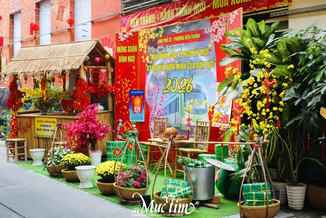 Dạo hẻm nhỏ ở TP.HCM, thấy Tết đang đến thật gần- Ảnh 2.