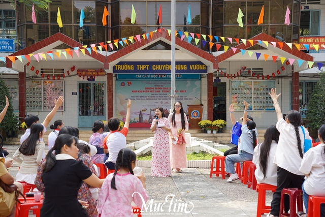 Teen THPT chuyên Hùng Vương kết nối ngôn ngữ, khám phá văn hóa tại ngày hội giao lưu- Ảnh 9.