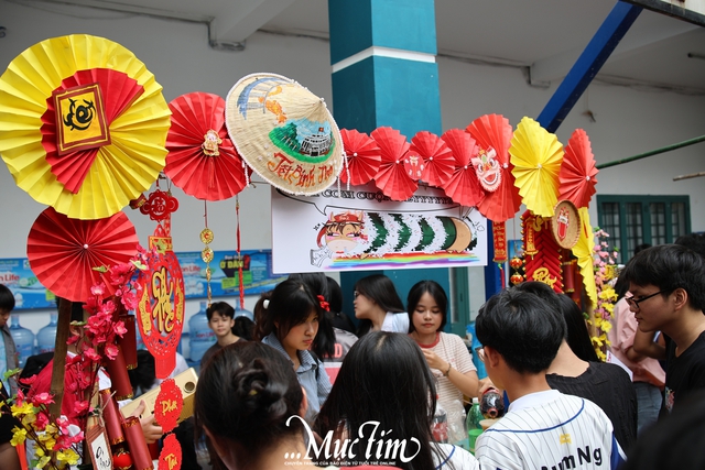 Gian hàng sẻ chia ấm áp tại Hội Xuân THCS Nguyễn Gia Thiều - Ảnh 11.