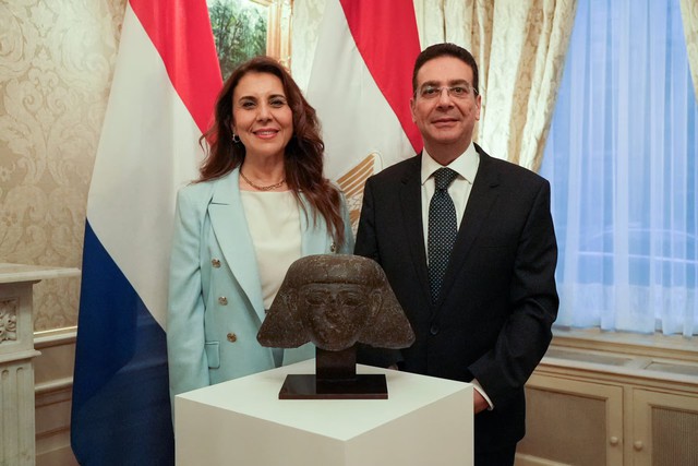Netherlands returns 3,500-year-old looted sculpture to Egypt - Ảnh 2.