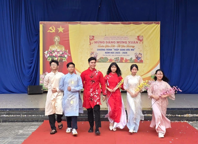 “Xuân gắn kết – Tết yêu thương” rộn ràng sân trường THCS Nguyễn Văn Cừ - Ảnh 5.