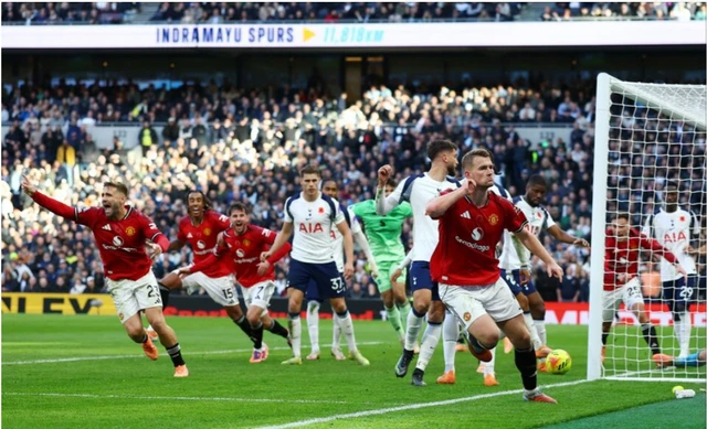 Man United chạm trán Tottenham: Quỷ đỏ nối dài chuỗi bất bại?- Ảnh 1.