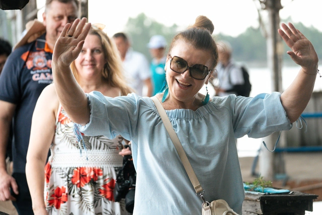 Polish tourists join Vietnam’s Mekong Delta communities for hands-on Lunar New Year experience- Ảnh 2.