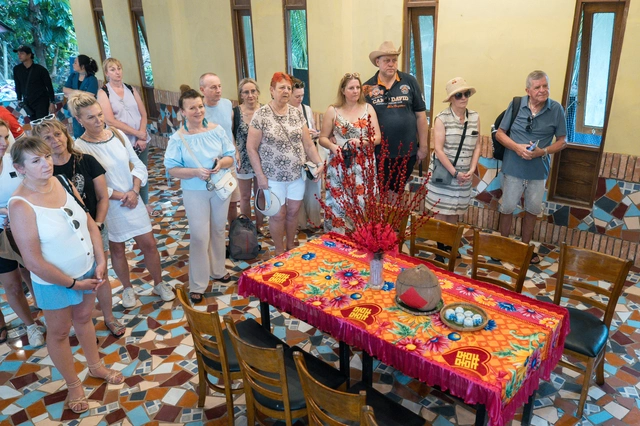 Polish tourists join Vietnam’s Mekong Delta communities for hands-on Lunar New Year experience- Ảnh 7.