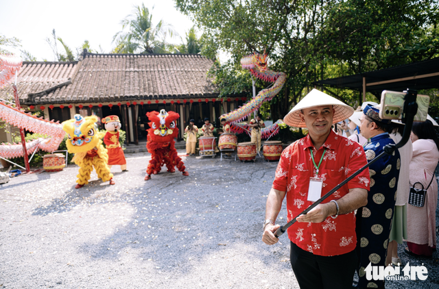 Foreign diplomats enjoy Lunar New Year program in Ho Chi Minh City- Ảnh 5.