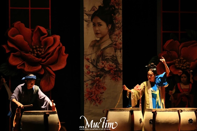Xem kịch cảm tác, học sinh Trường THPT Lê Trọng Tấn có thêm góc nhìn về Truyện Kiều- Ảnh 8.