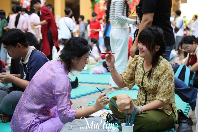 Rực rỡ sắc xuân tại THPT Tây Thạnh với 68 gian hàng sáng tạo - Ảnh 16.