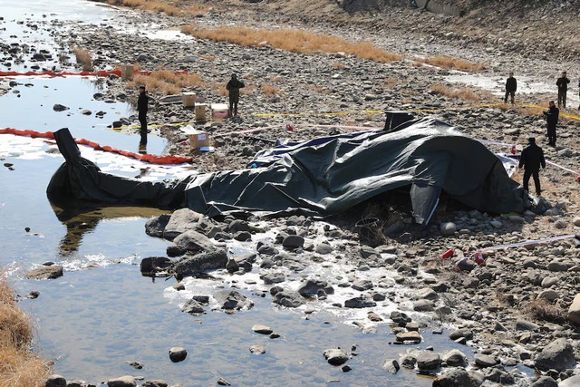 South Korean military helicopter crashes during training, killing 2- Ảnh 2.