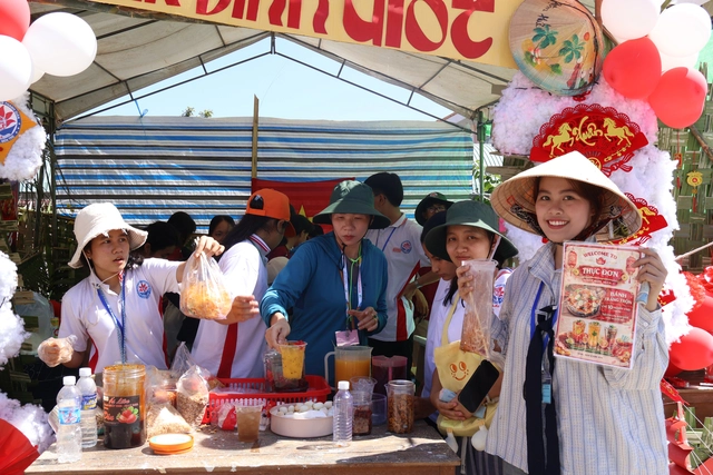 Học trò Trường THPT Phan Thanh Giản, Vĩnh Long cháy hết mình trong hội trại truyền thống- Ảnh 10.