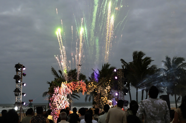 Indian couple chooses Da Nang for luxury wedding party- Ảnh 2.