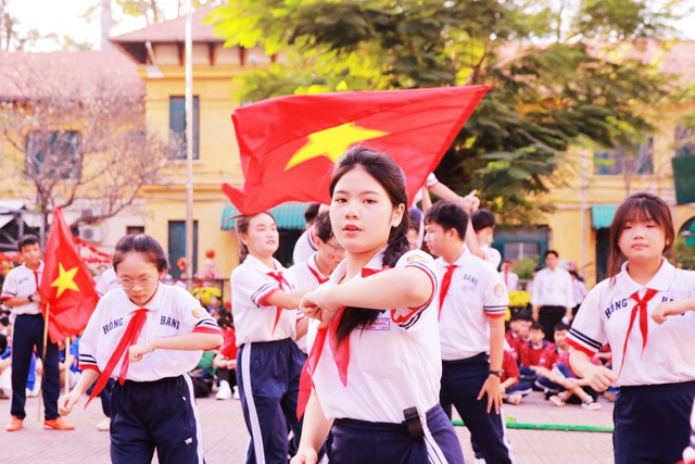 Sôi động liên hoan dân vũ xuân Bình Ngọ của học trò Hồng Bàng - Ảnh 3.