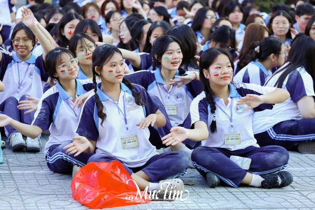 Hơn 500 học sinh sôi nổi tranh tài, thổi hồn Tết Việt vào hội xuân&nbsp;trường học- Ảnh 2.