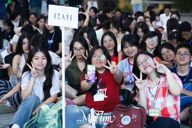 Học sinh Trường THPT Bình Phú cùng nhau ‘Chạm khắc thanh xuân’- Ảnh 2.