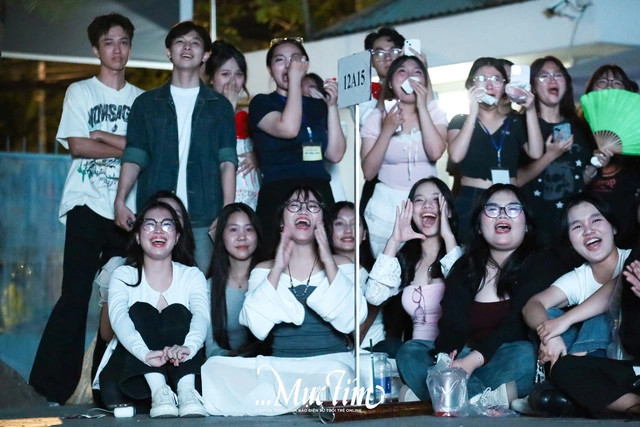 Học sinh Trường THPT Bình Phú cùng nhau ‘Chạm khắc thanh xuân’- Ảnh 1.