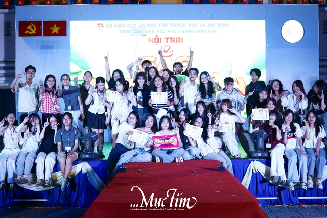 Học sinh Trường THPT Bình Phú cùng nhau ‘Chạm khắc thanh xuân’- Ảnh 21.