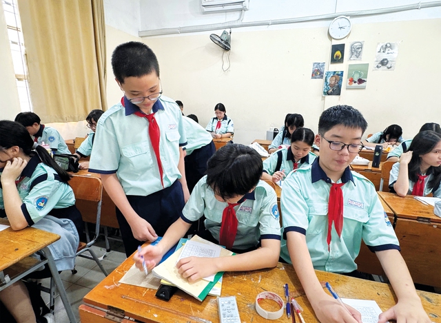 Hai học sinh lớp 8 tái hiện lịch sử qua phòng tranh ảo- Ảnh 2. Hai học sinh lớp 8 tái hiện lịch sử qua phòng tranh ảo- Ảnh 2.