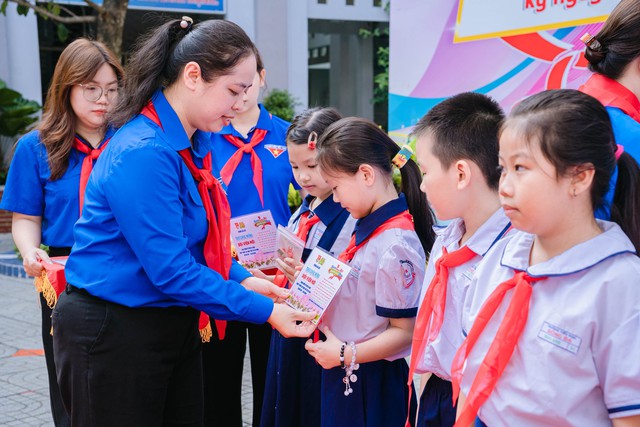 Lớp đội viên 85 năm Ngày thành lập Đội TNTP Hồ Chí Minh của Trường TH Đông Ba - Ảnh 1.