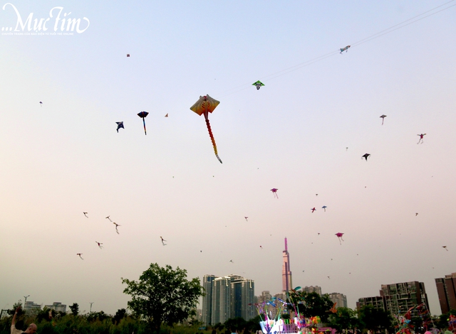 Khám phá 3 địa điểm thả diều cực chill tại TP.HCM- Ảnh 1. Khám phá 3 địa điểm thả diều cực chill tại TP.HCM- Ảnh 1.