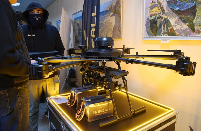 Japan eyes mass drone use for coastal defense- Ảnh 1.