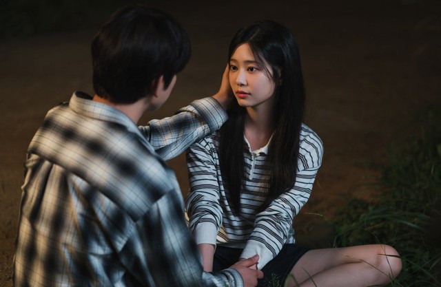 Ngoài Jisoo, idol nào lấn sân diễn xuất gây chú ý?- Ảnh 5.