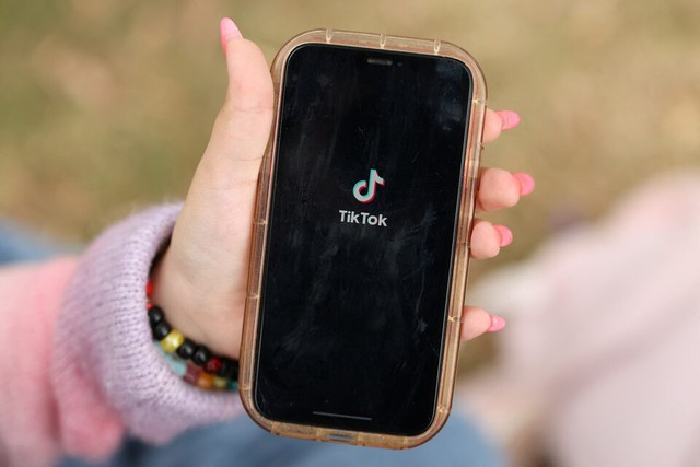 One-fifth of Australian teens still use TikTok, SnapChat after social media ban- Ảnh 2.