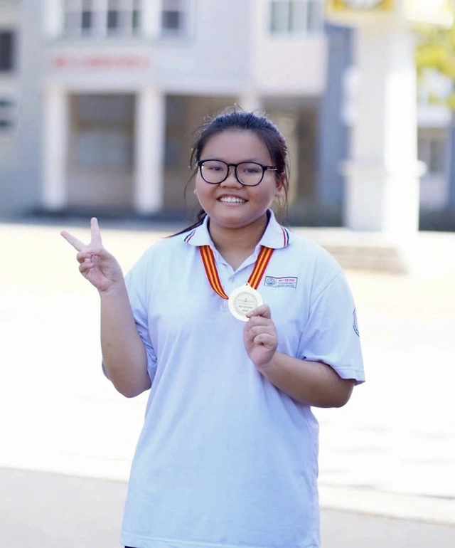 Nữ sinh chuyên hóa đạt giải nhất học sinh giỏi thành phố môn địa- Ảnh 2.