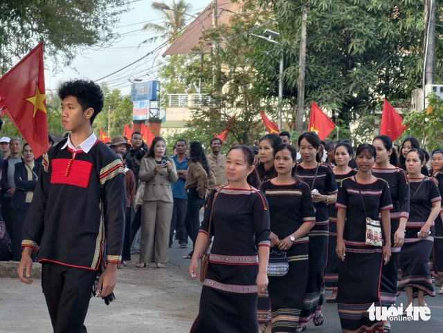 Nearly 79 million Vietnamese vote in parliamentary, local elections- Ảnh 18.