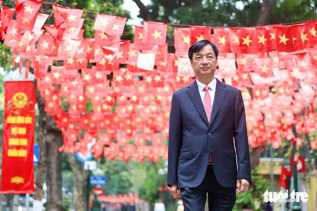 Nearly 79 million Vietnamese vote in parliamentary, local elections- Ảnh 9.