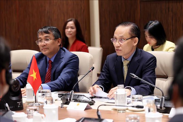 Top Vietnamese, Chinese diplomats hold strategic talks to deepen bilateral cooperation- Ảnh 2.