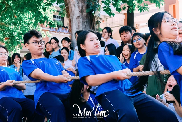Sôi động hội thi kéo co học sinh chào mừng 95 năm thành lập Đoàn - Ảnh 1.