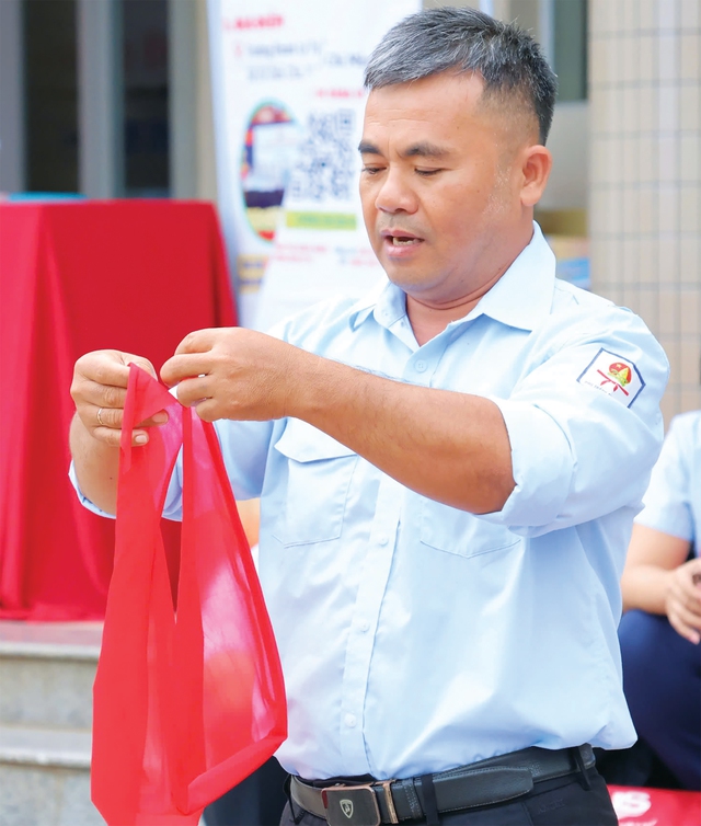 Ngời sáng hình ảnh người phụ trách trong hội thi Olympic Cánh Én - Ảnh 3.