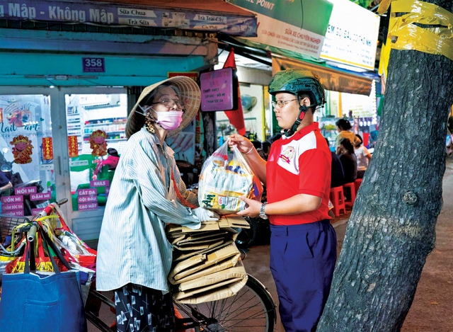 20 tháng 3 Hạnh phúc có phải là những điều lớn lao - Ảnh 1.