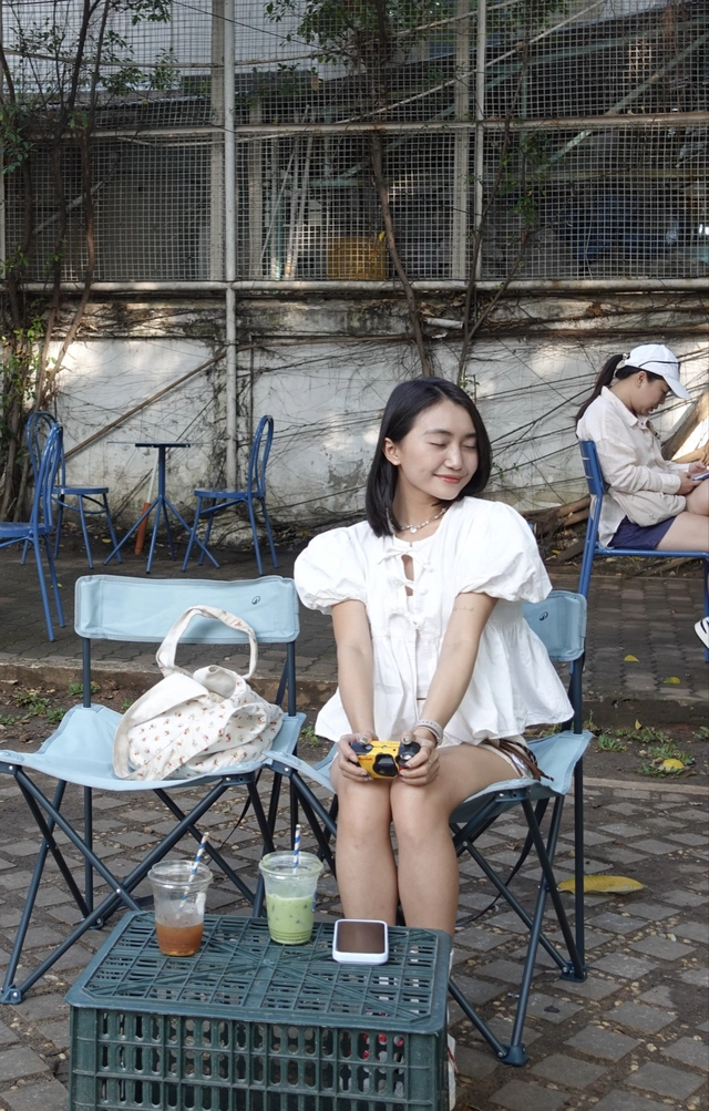 Giới trẻ rầm rộ khoe hình check-in Nhà văn hoá Thanh niên mới- Ảnh 4.