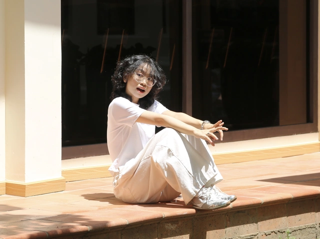 Giới trẻ rầm rộ khoe hình check-in Nhà văn hoá Thanh niên mới- Ảnh 5.