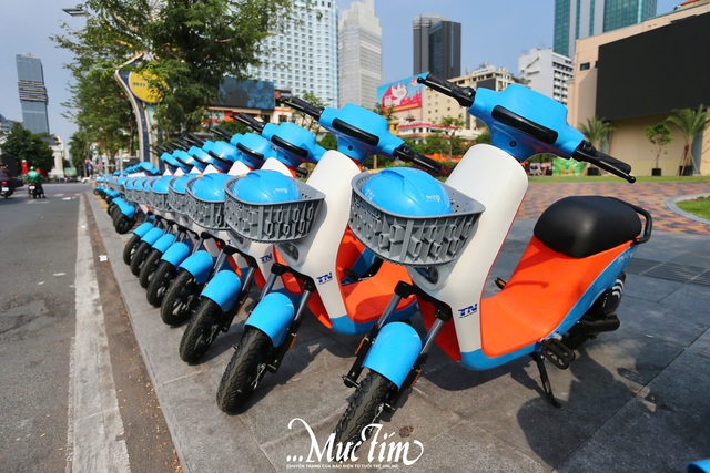 Bạn trẻ trải nghiệm xe đạp điện công cộng vòng quanh trung tâm TP.HCM- Ảnh 3.