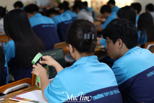 Học sinh Trường THPT Bùi Thị Xuân đứng lớp giảng bài- Ảnh 4.