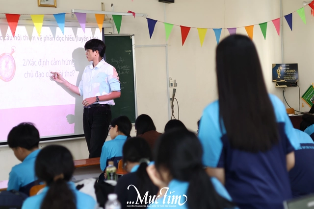 Học sinh Trường THPT Bùi Thị Xuân đứng lớp giảng bài- Ảnh 5.