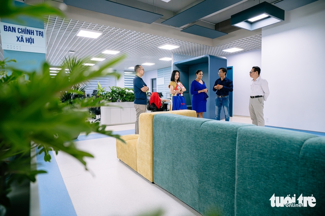 Dutch consul general visits Tuoi Tre, seeks stronger Vietnam cooperation- Ảnh 6.