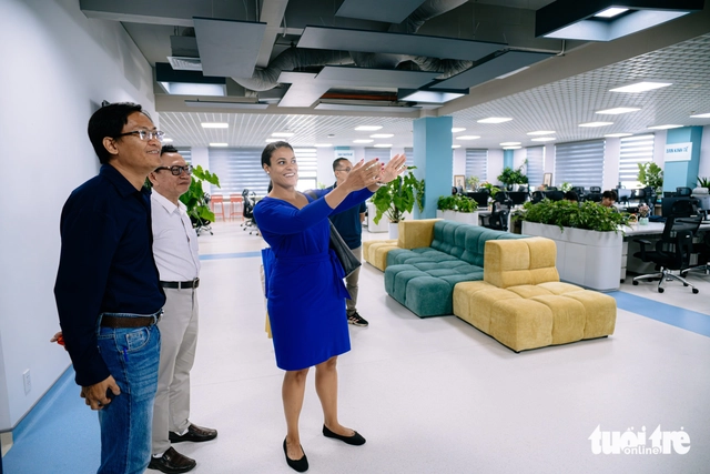 Dutch consul general visits Tuoi Tre, seeks stronger Vietnam cooperation- Ảnh 5.