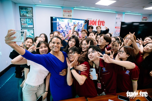 Dutch consul general visits Tuoi Tre, seeks stronger Vietnam cooperation- Ảnh 9.