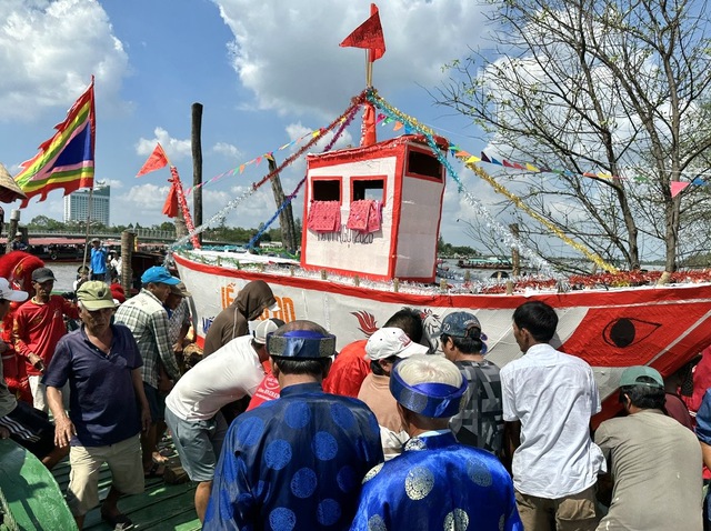 Sôi động lễ hội Tống Phong tại Cần Thơ- Ảnh 1.
