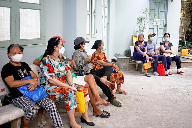 Charity clinic at Ho Chi Minh City church offers lifeline to needy patients- Ảnh 1.