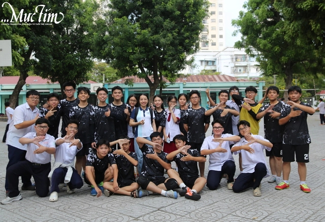 Teen Trường THPT Trường Chinh bùng nổ sân cỏ với môn thể thao vua- Ảnh 10. Teen Trường THPT Trường Chinh bùng nổ sân cỏ với môn thể thao vua- Ảnh 10.